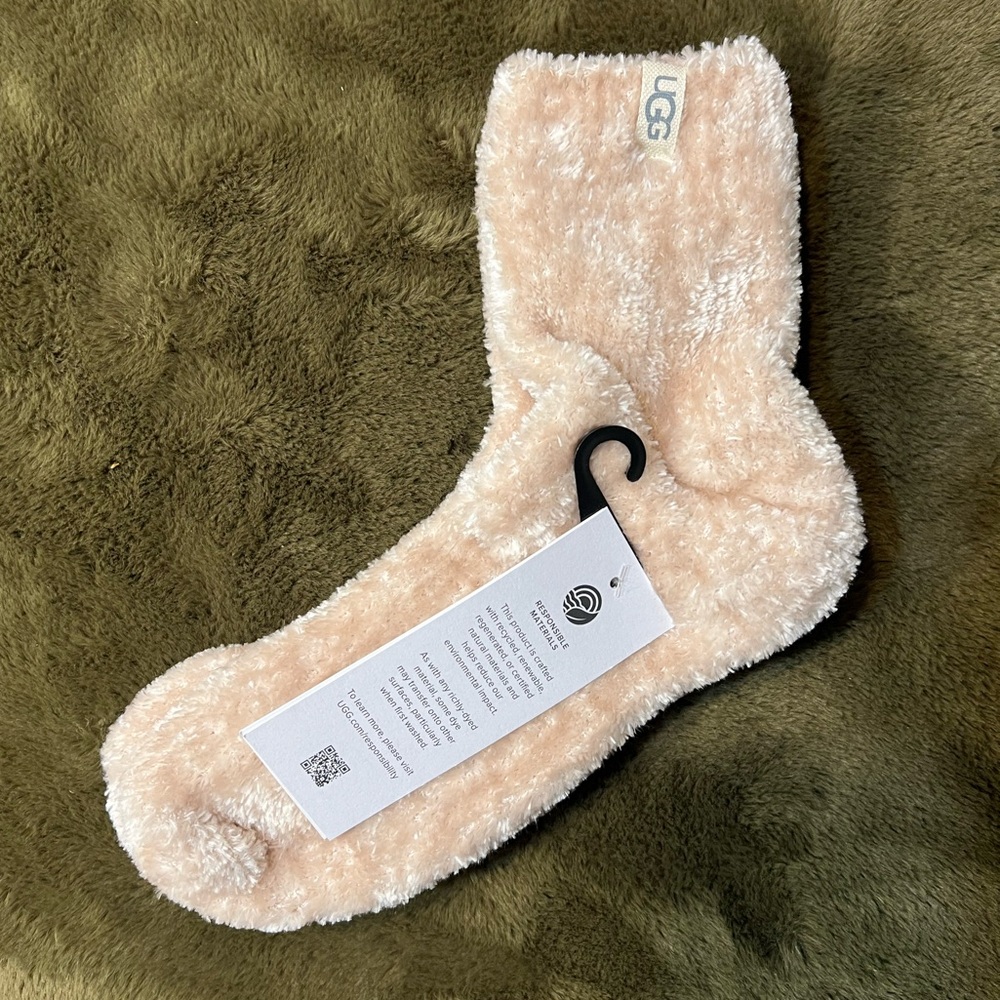 NWT UGG Women's Cozy Socks